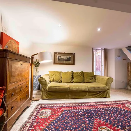 Navonaloft Apartman *